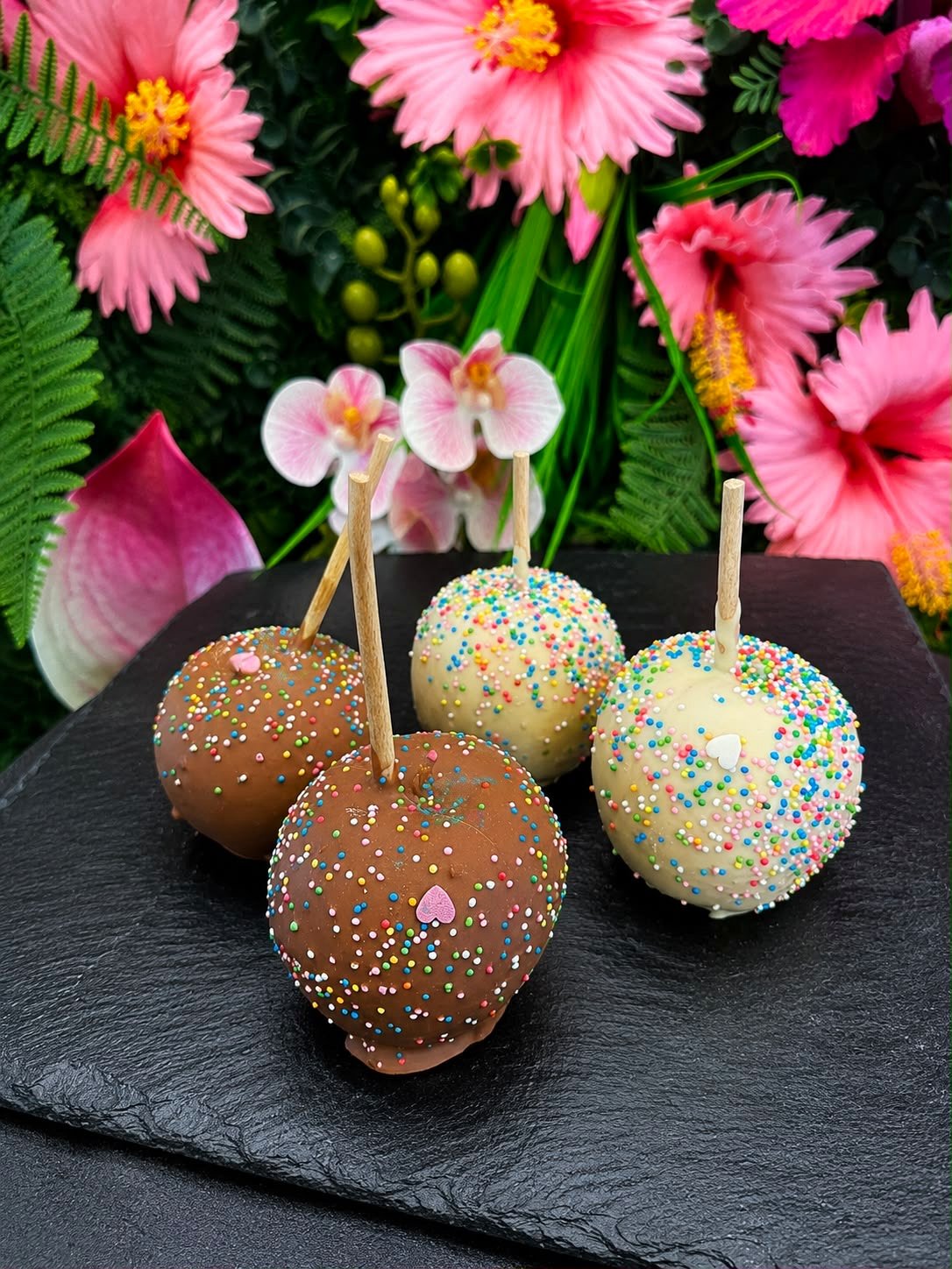 Schoko-Schoko-Apfel – frisch in feinste Pralinenschokolade getaucht
